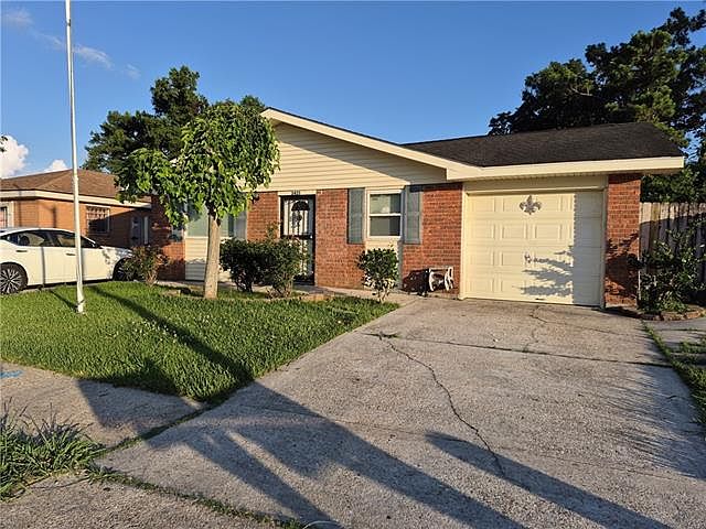 1st image of 2425 Ramsey Dr