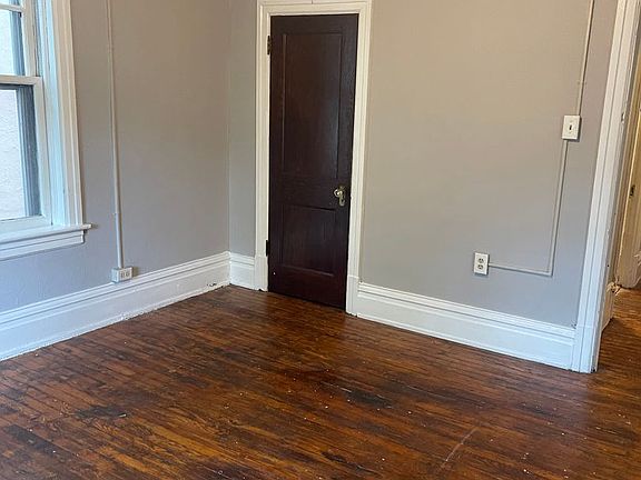 2nd image of 1918 Market St APT 2