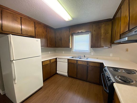 4th image of 6107 Vinnie Dr #A