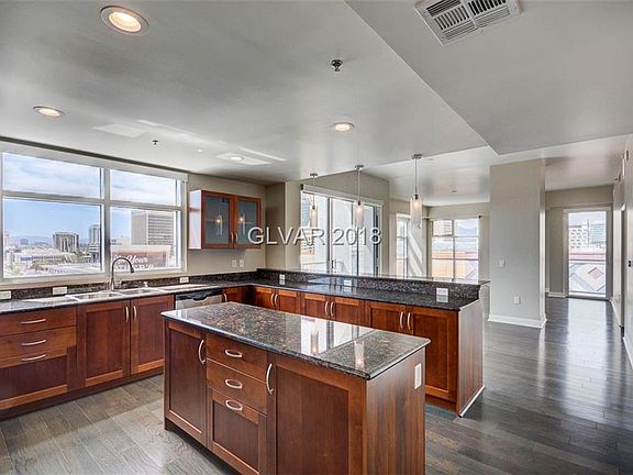 4th image of 150 Las Vegas Blvd N Unit 907