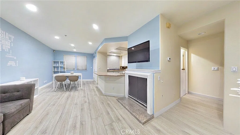 3 bed, 1440 sqft, $4,950 — Photo 1
