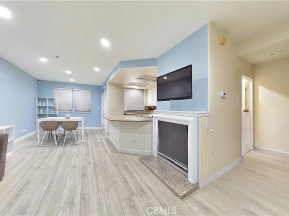 332 W Summerfield Cir, Anaheim, CA 92802