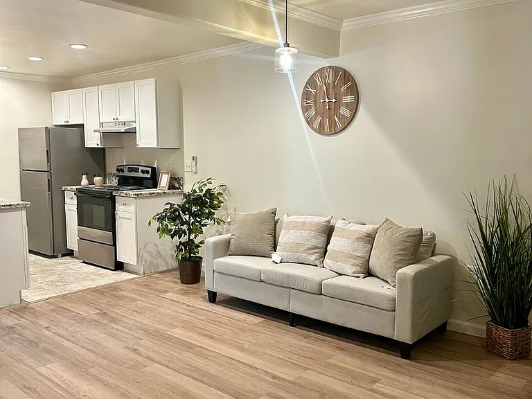 3205 Midway Dr — Photo 8