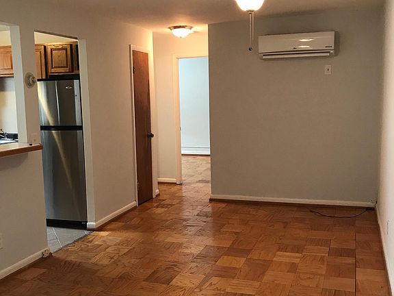 2nd image of 616 N Piedmont St APT 203