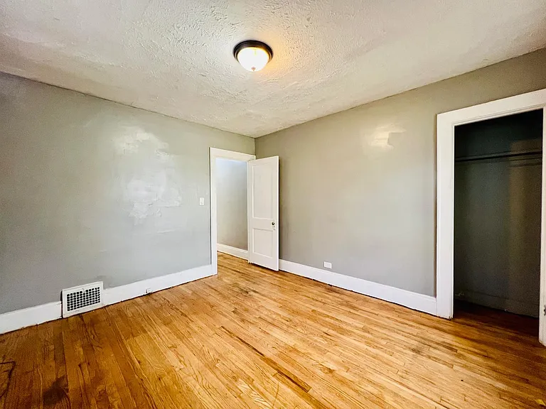 3542 W 119th St #2 — Photo 11