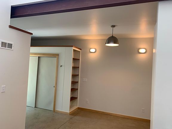 5th image of 3300 Wyoming St