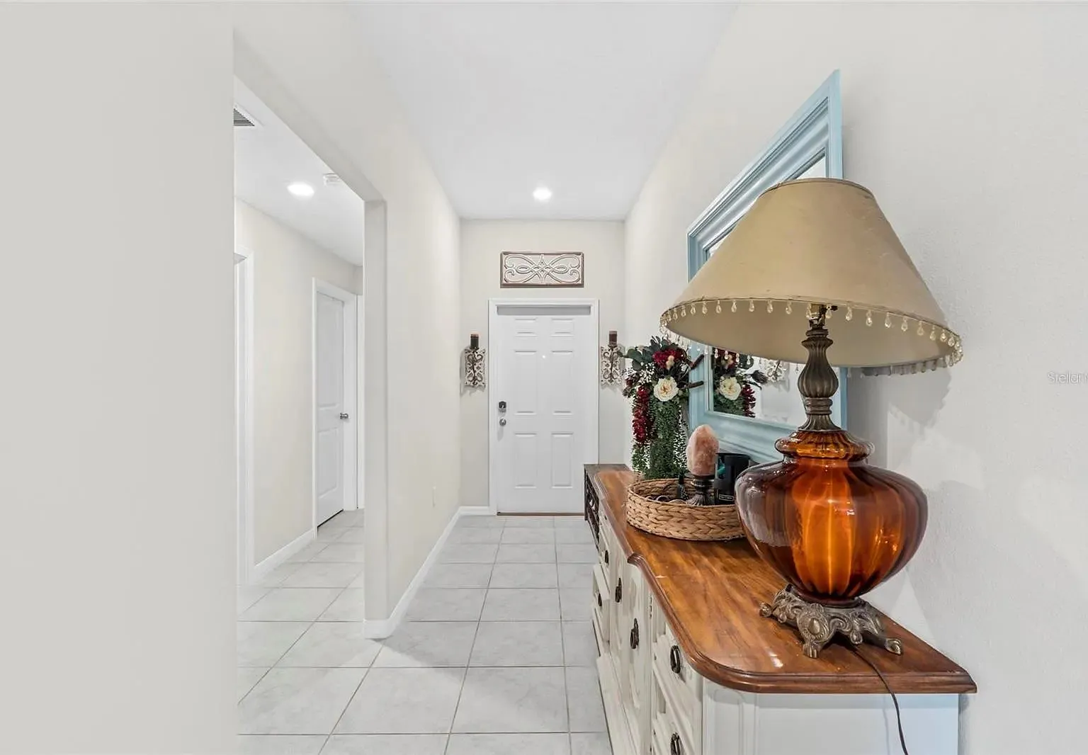 4 bed, 1935 sqft, $2,600 — Photo 2