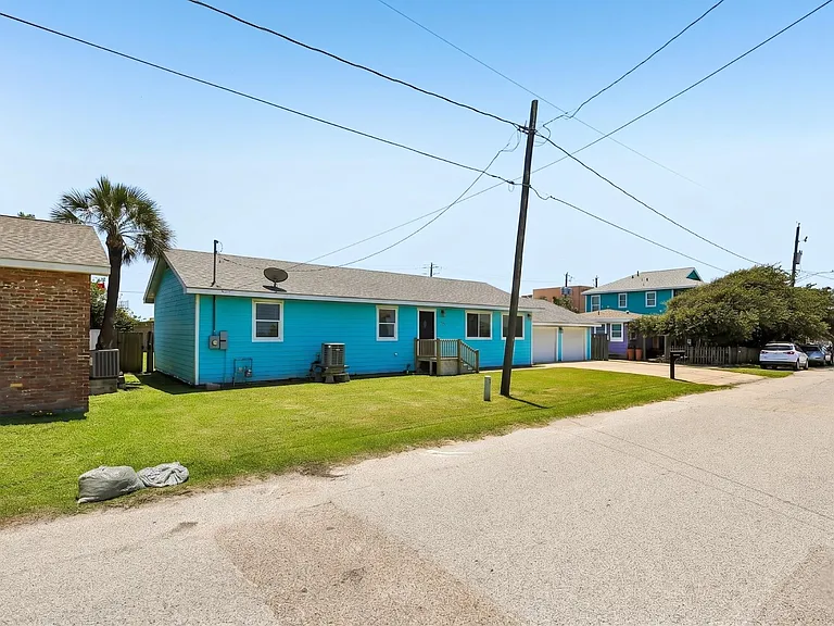 5709 Maco St — Photo 3