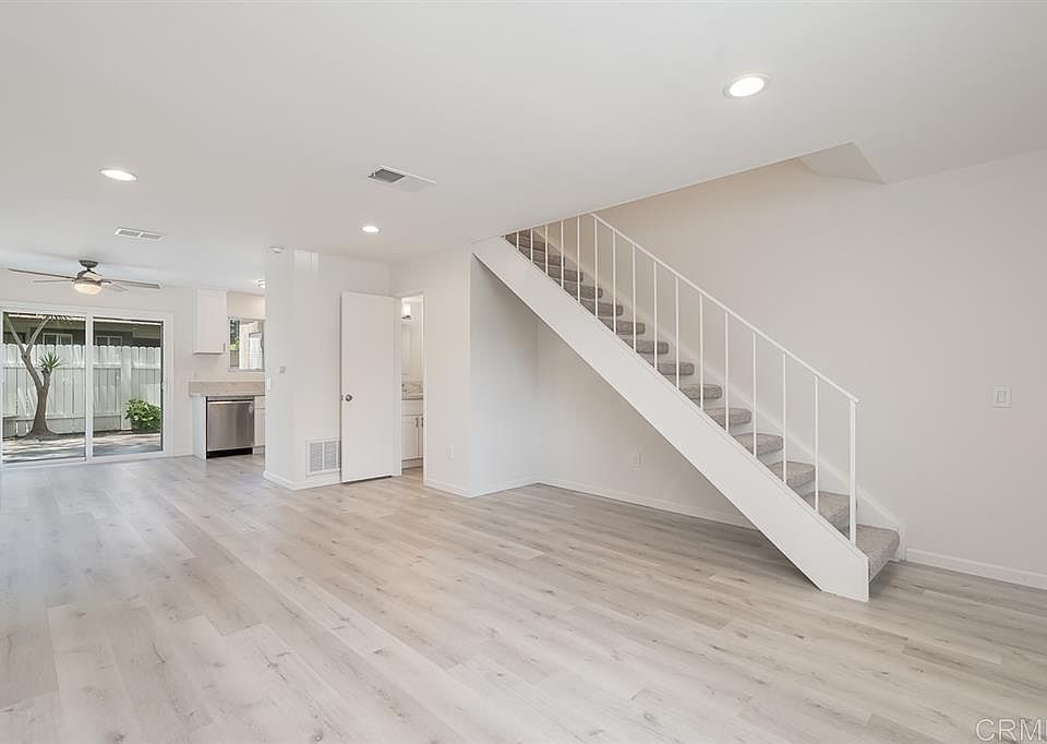 1st image of 528 Margie Pl
