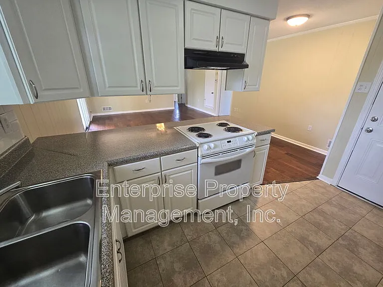 6967 Dawnhill Rd — Photo 11