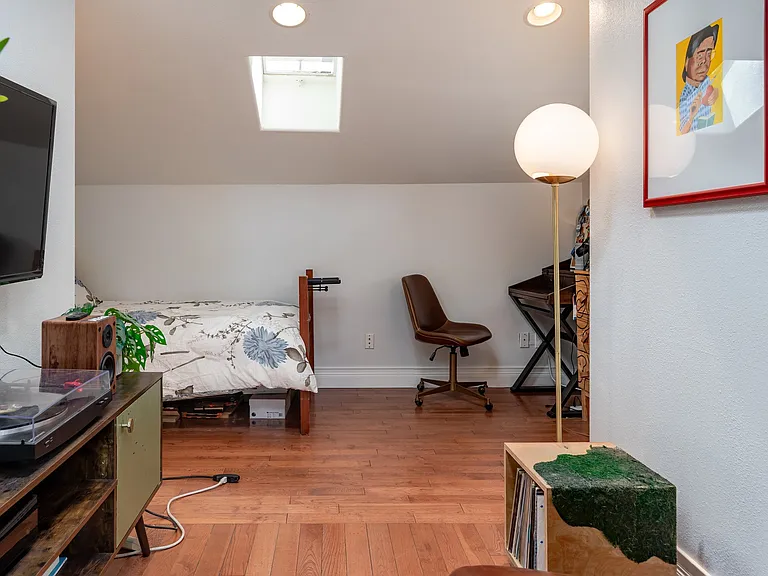 596 Pettis Ave — Photo 15
