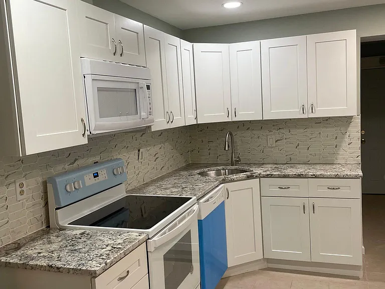 3236 Chatham St — Photo 2