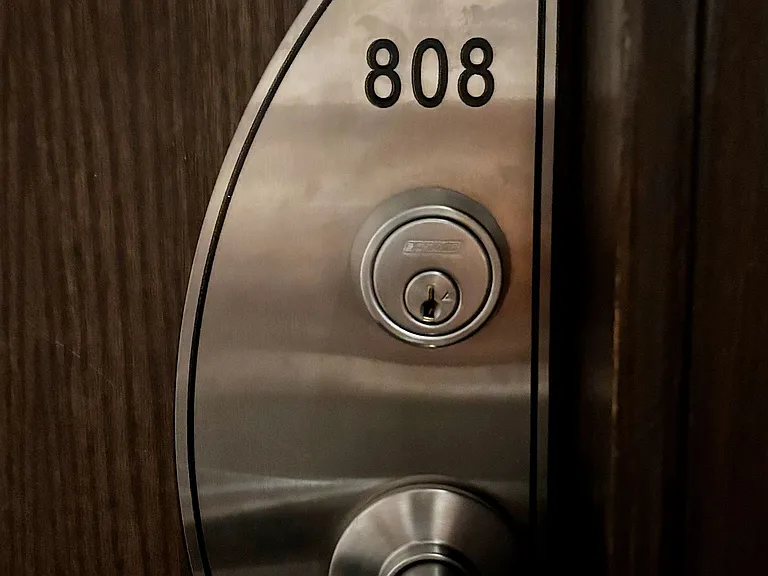 25 Lower Simcoe St #808 — Photo 2