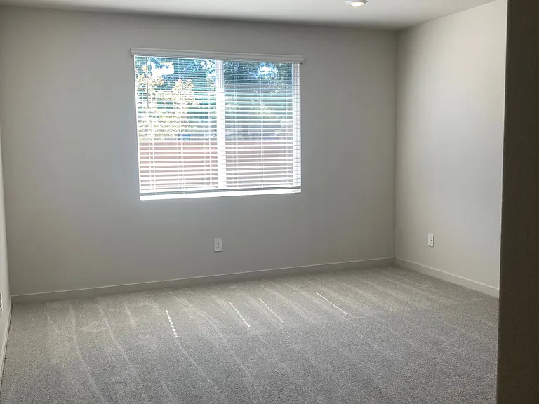 5240 Kestrel St — Photo 11