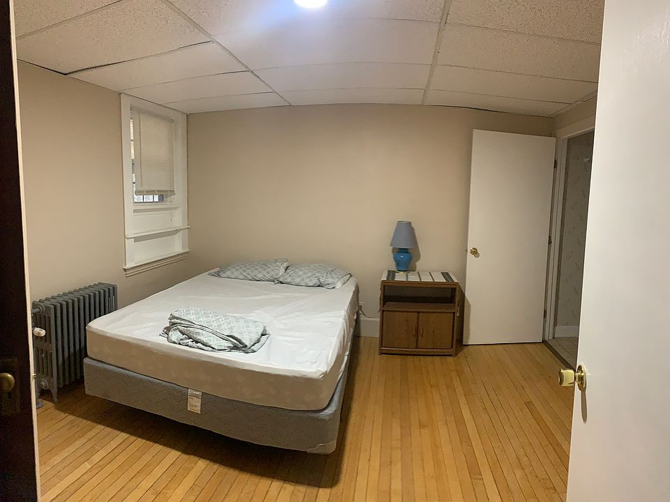 Back bedroom