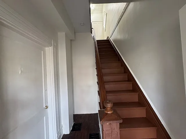 1044 Rosemont Ave — Photo 31
