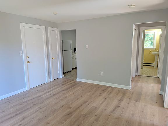 5th image of 22 Hampson St APT 6