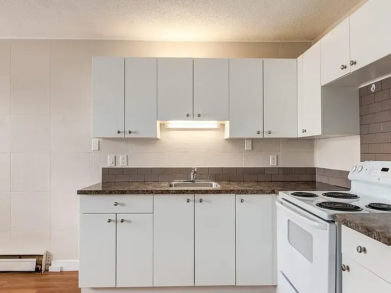 4722 46th St #5 — Photo 7