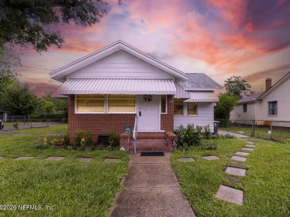 325 CHESTNUT Drive, Jacksonville, FL 32208
