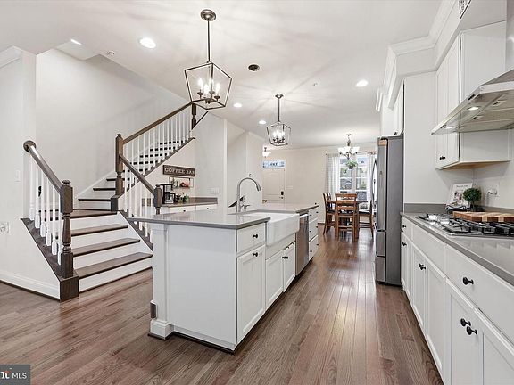 4th image of 1004 Lindley Rd