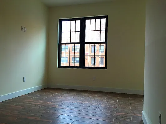 Rented by EXR | media 2