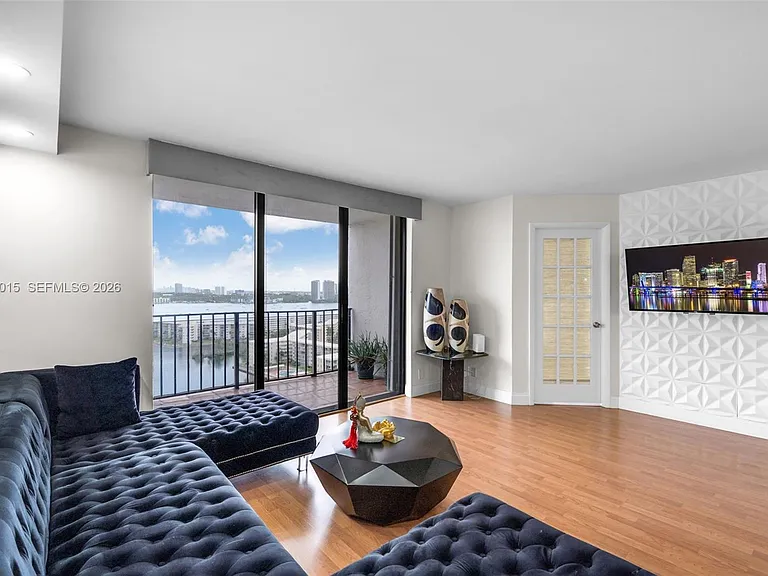 18151 NE 31st Ct #Penthouse 205 — Photo 9