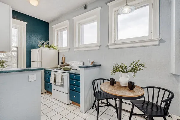 1 bed, 692 sqft, $2,200 — Photo 2