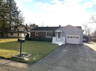 209 Garden Ln, Vestal, NY 13850