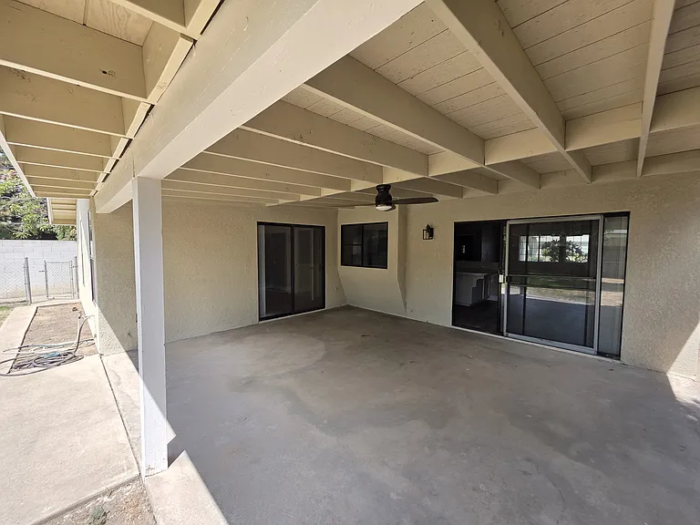 4027 W Tulare Ave — Photo 22