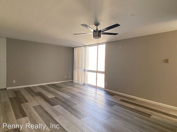4th image of 4627 Ocean Blvd Unit 204