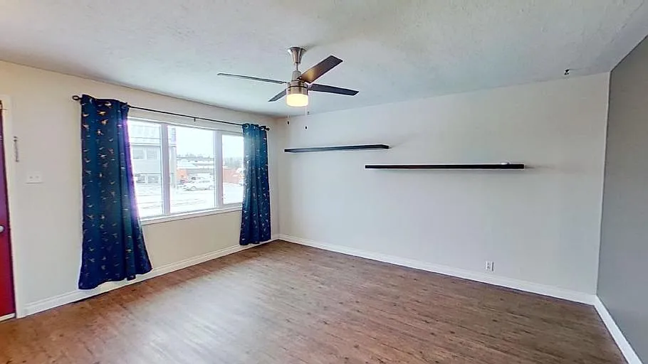 3 bed, 1.0 bath, $2,100 — Photo 3