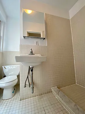 Rented by Dynamik Realty | media 11