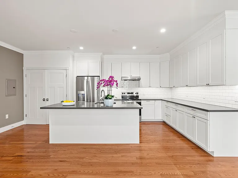 650 Mill St #204 — Photo 3