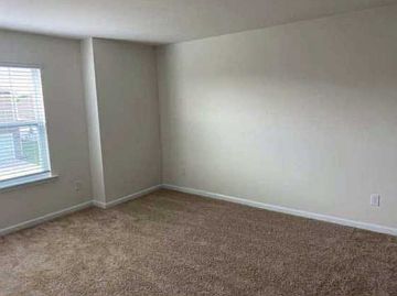 5th image of 15 Bridlewood Ln