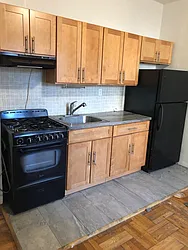 Rented by Realty 2000 Associates Ltd