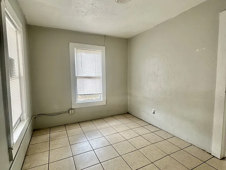 513 E Magnolia St #B — Photo 3