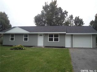 113 Christopher Dr, Baldwinsville, NY 13027