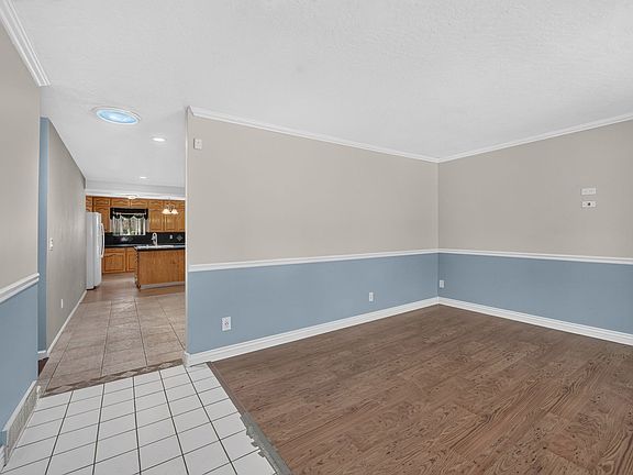 5th image of 2183 Gregory Ave