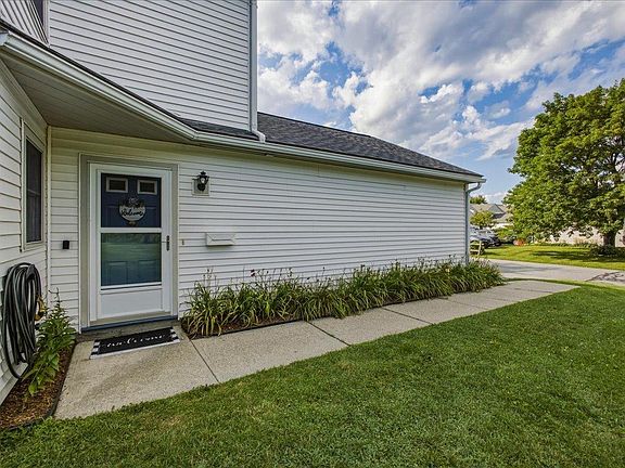 2nd image of 98 Saybrook Road #98