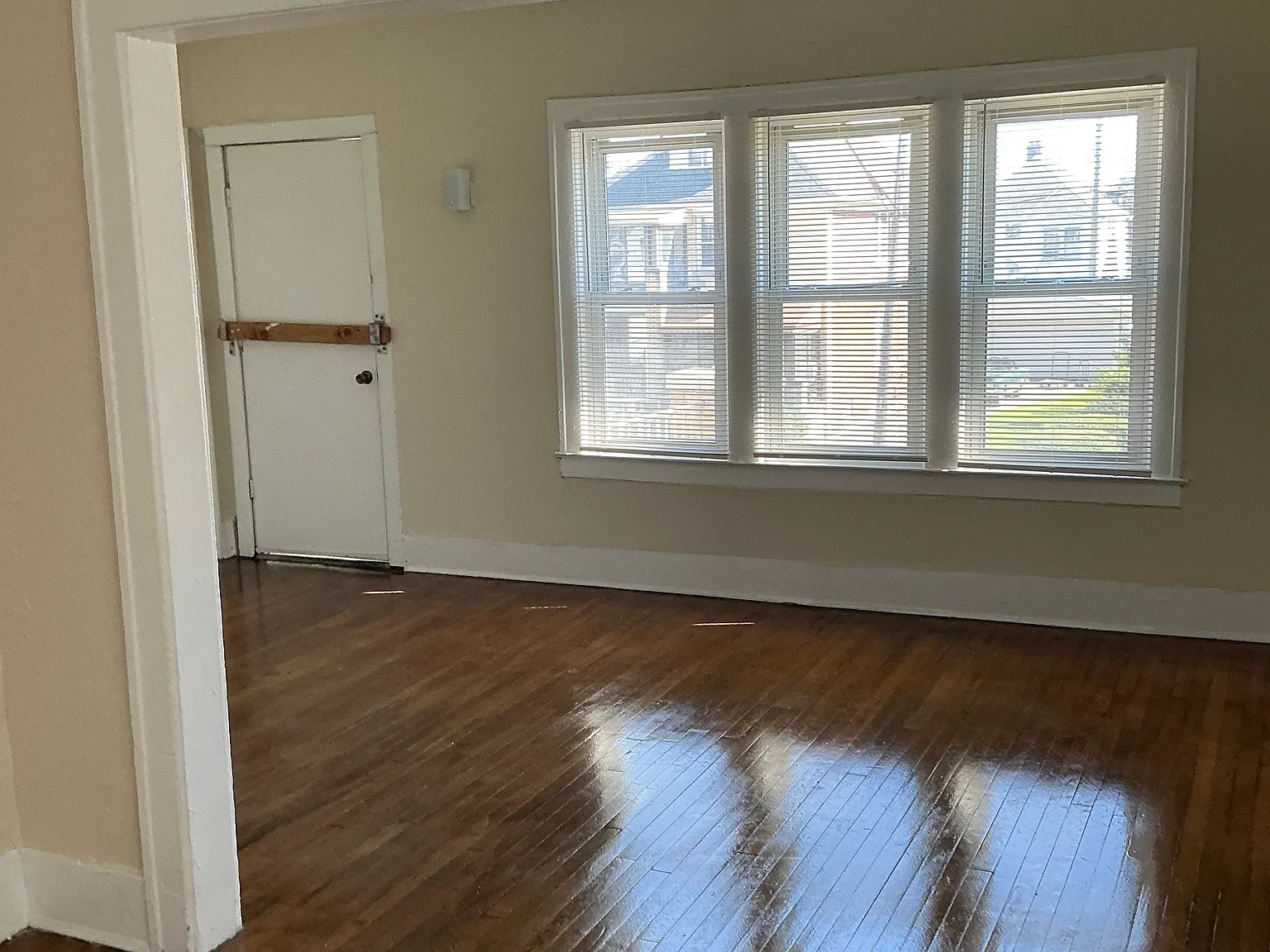 2 bed, 1000 sqft, $1,000 — Photo 2