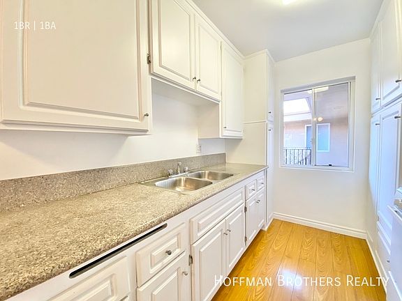 3rd image of 1543 N Formosa Ave #17