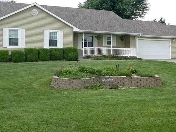 27085 Rolling Hills Dr, Maryville, MO 64468
