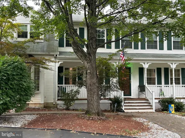 5678 Roundtree Dr, Woodbridge, VA 22193