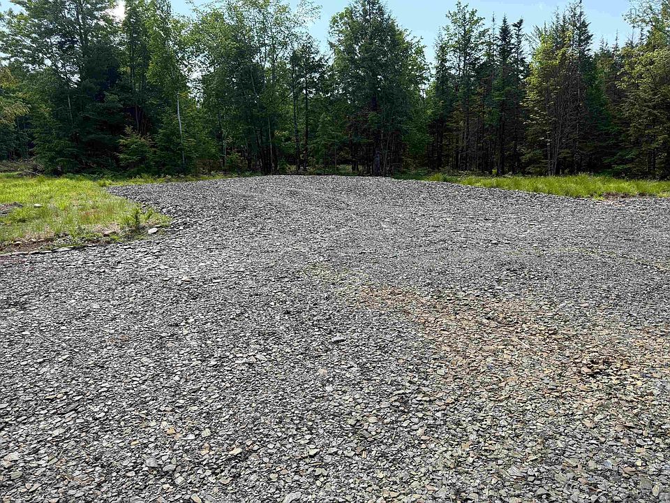 2nd image of 637 Dauphinee Rd