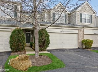 2080 Braeburn Ct UNIT B, Wauconda, IL 60084