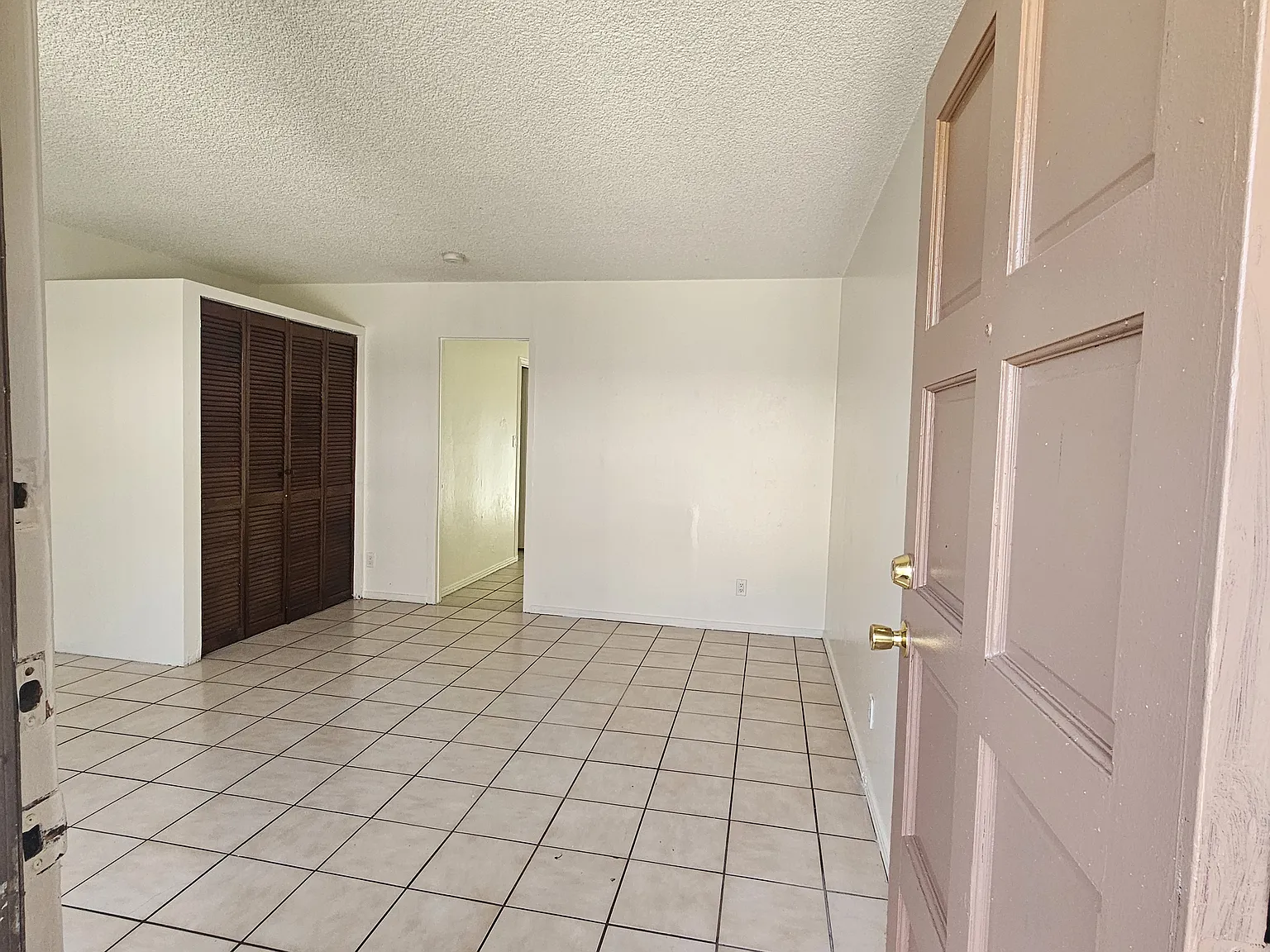 2 bed, 980 sqft, $2,600 — Photo 2