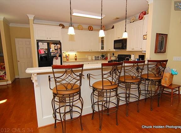 Open kitchen bar