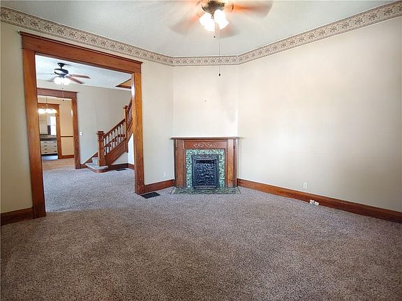 4th image of 403-405 W Franklin St