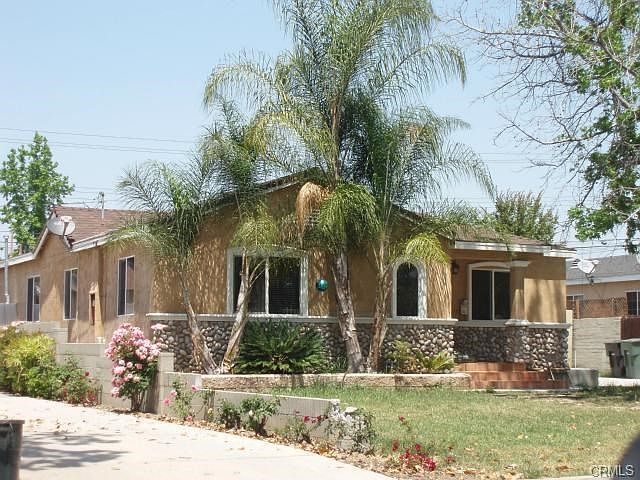 2nd image of 829 E Barbara Ave
