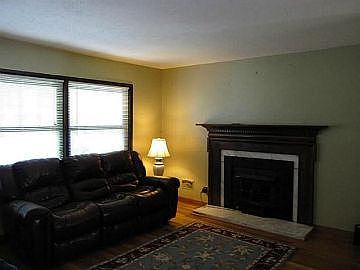 3rd image of 28530 McCarty Dr